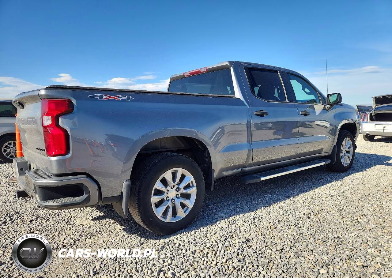 2020 Chevrolet Silverado K1500 Custom VIN:1GCUYBEF9LZ208171 - 3