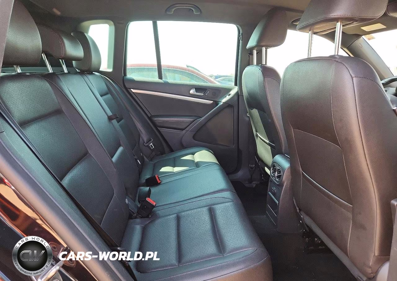2016 Volkswagen Tiguan S VIN:WVGBV7AX5GW609389 - 10