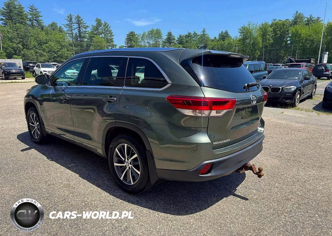 2017 Toyota Highlander Xle VIN:5TDJZRFH0HS457900 - 3