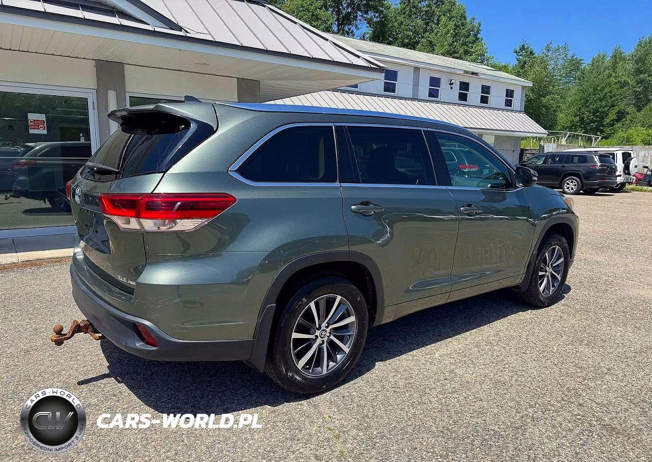 2017 Toyota Highlander Xle VIN:5TDJZRFH0HS457900 - 4