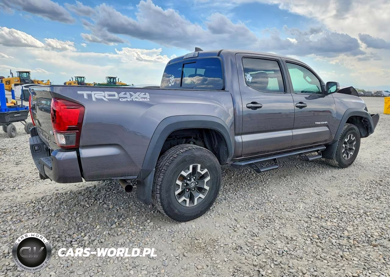 2018 Toyota Tacoma Trd Off-Road VIN:5TFCZ5AN8JX137402 - 3
