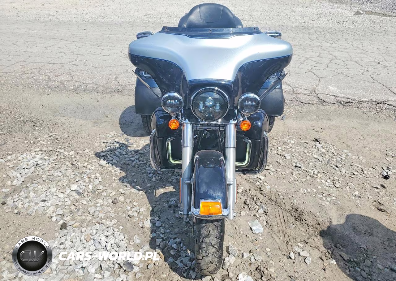 2013 Harley-Davidson Flhtcutg Tri Glide Ultra Classic VIN:1HD1MAM14DB850840 - 2