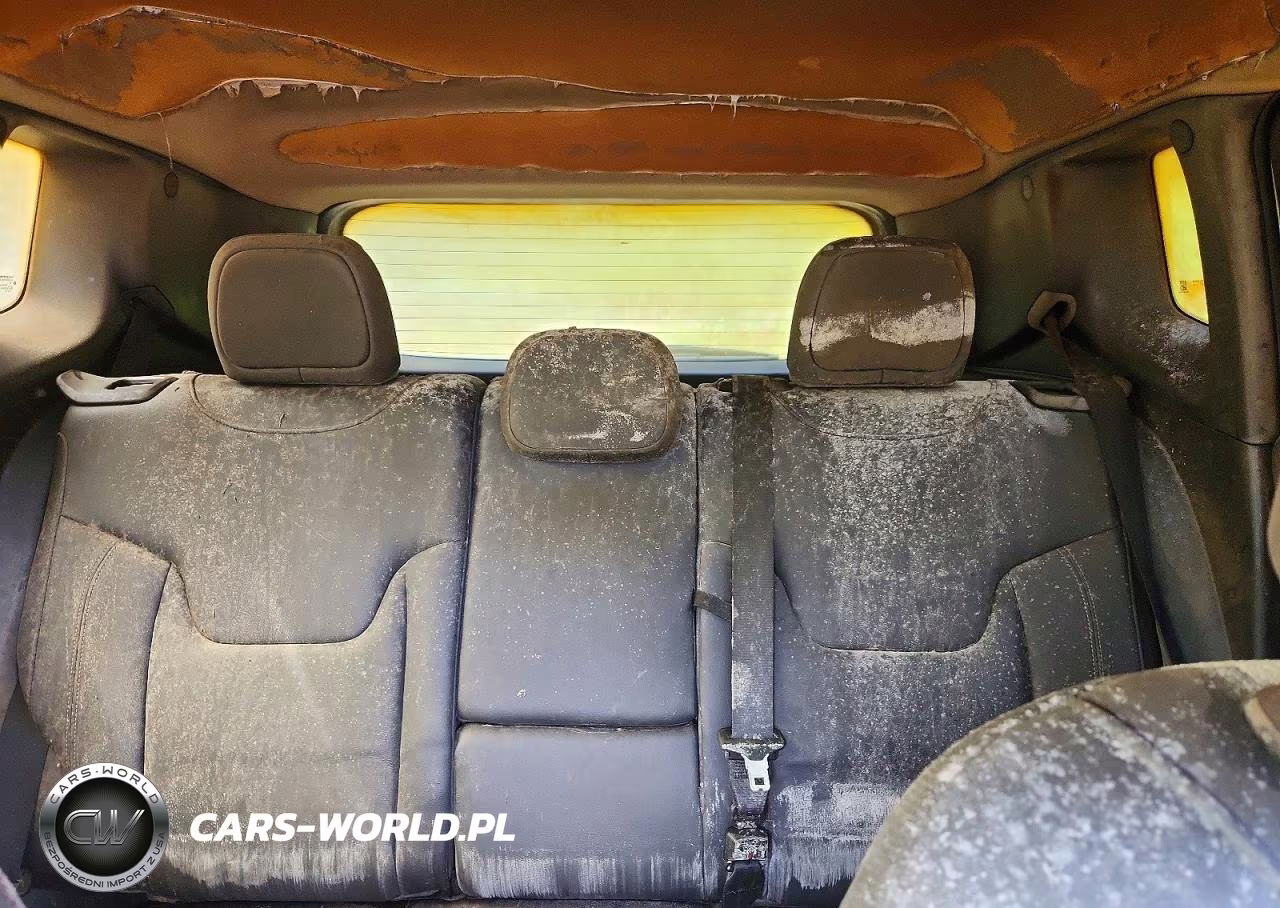 2015 Jeep Renegade Limited VIN:ZACCJBDT8FPB46286 - 10