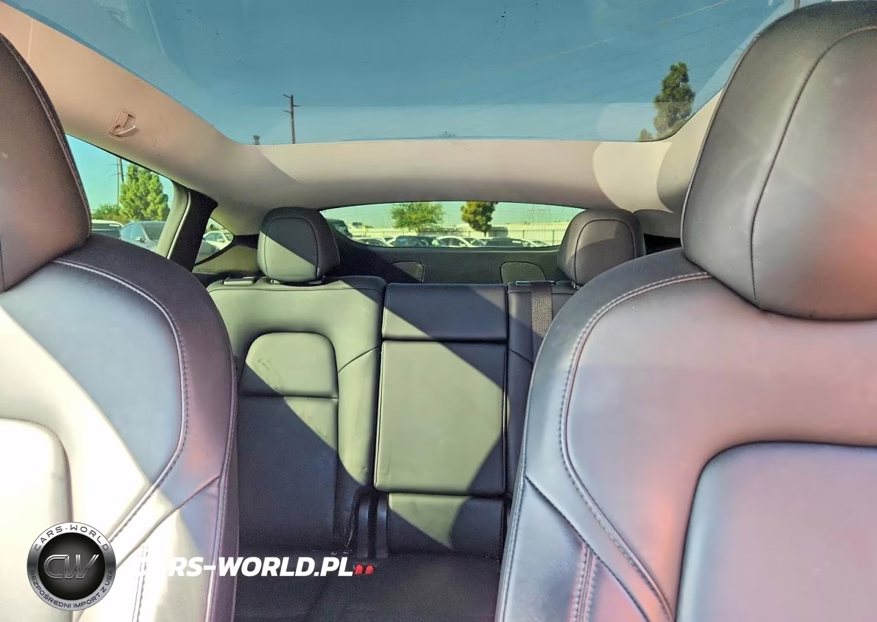 2021 Tesla Model Y VIN:5YJYGDEF3MF240086 - 10
