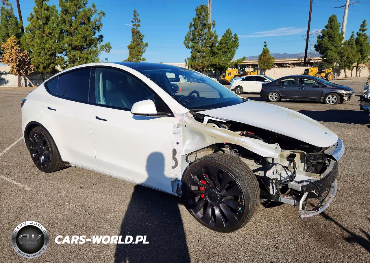 2021 Tesla Model Y VIN:5YJYGDEF3MF240086 - 4
