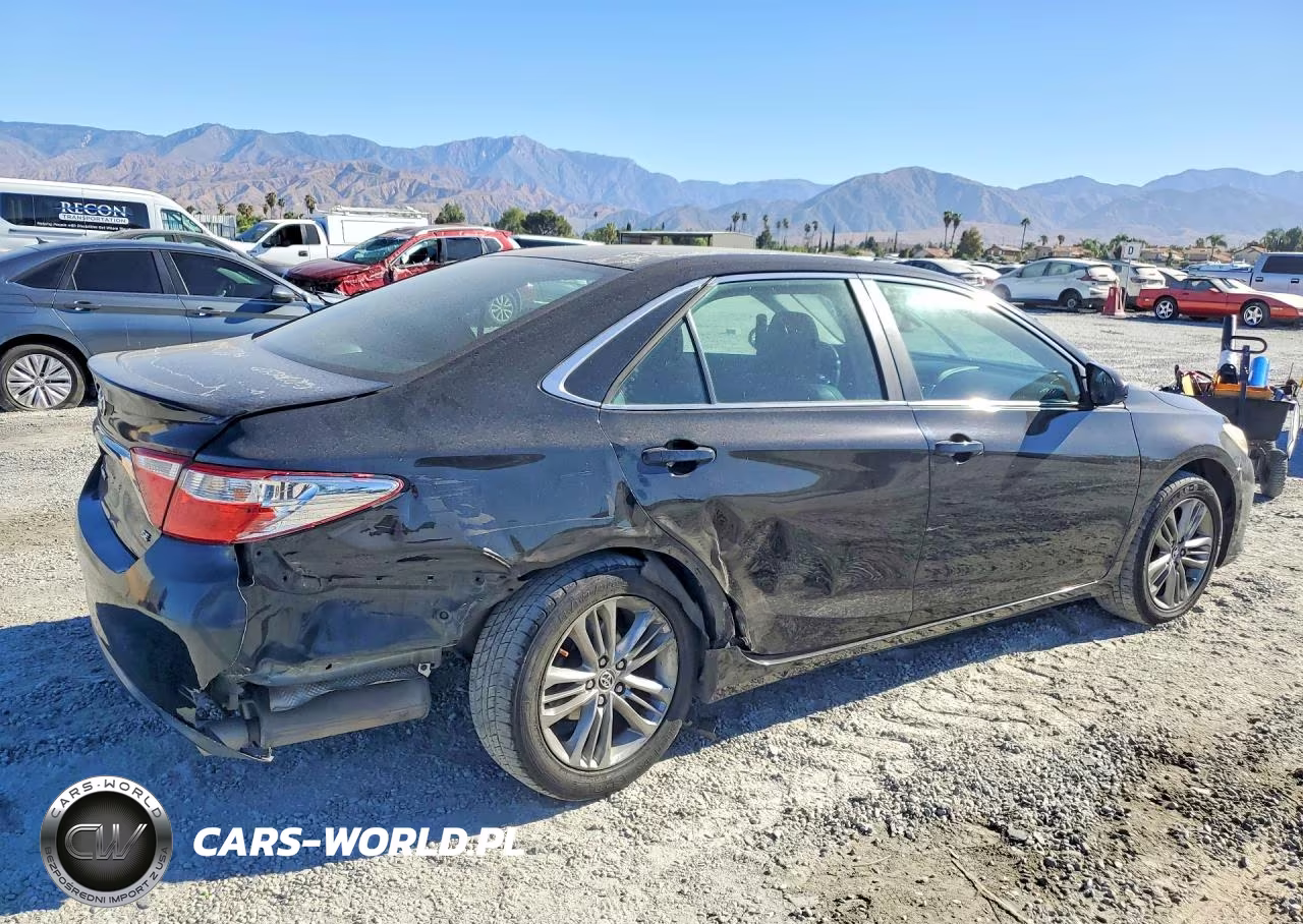 2015 Toyota Camry Se VIN:4T1BF1FK2FU079268 - 3