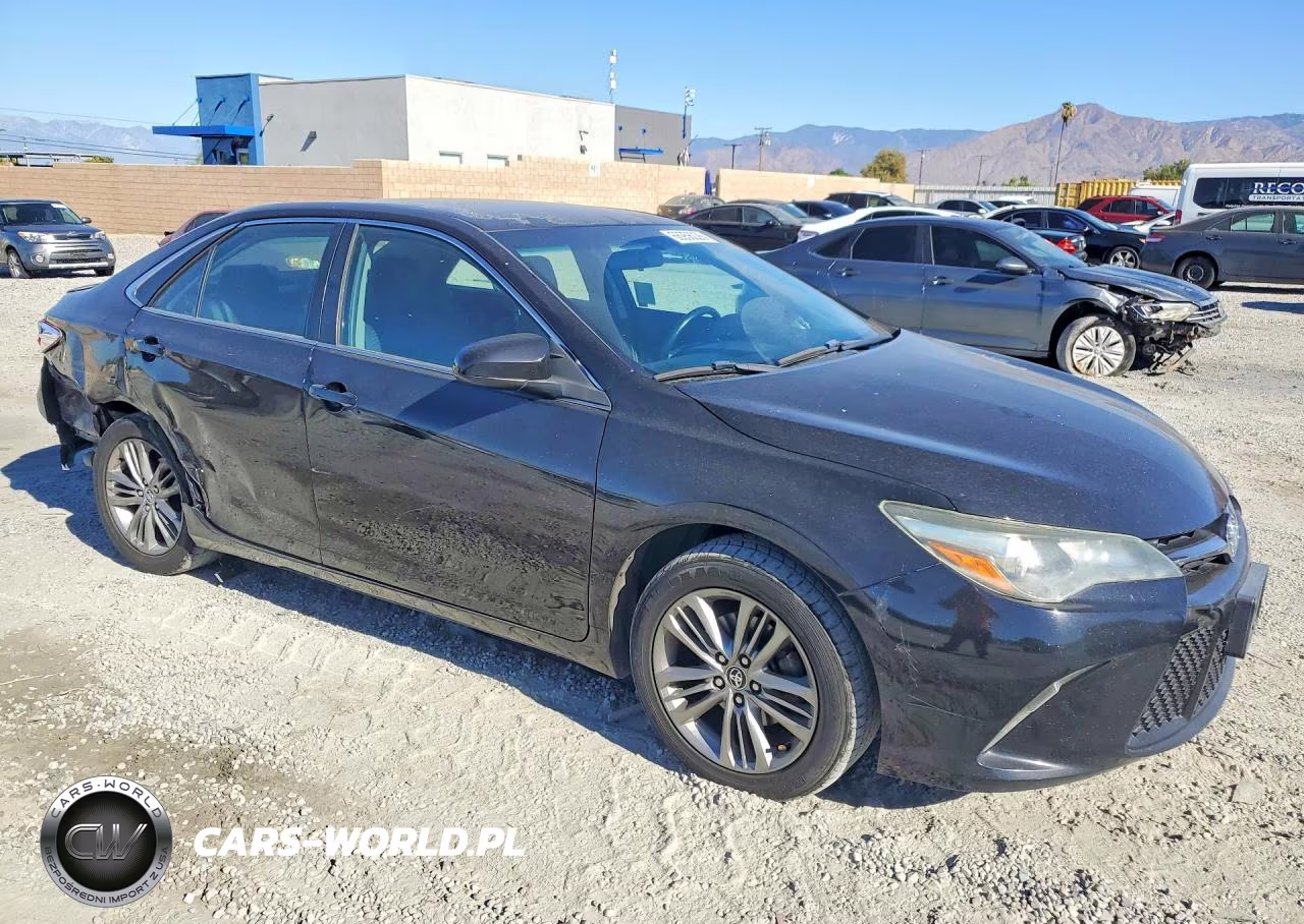 2015 Toyota Camry Se VIN:4T1BF1FK2FU079268 - 4