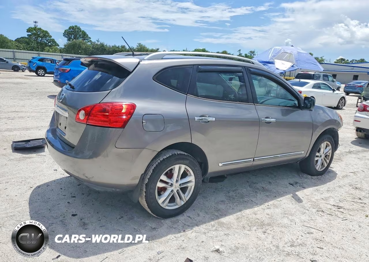2015 Nissan Rogue Select S VIN:JN8AS5MT8FW658630 - 3