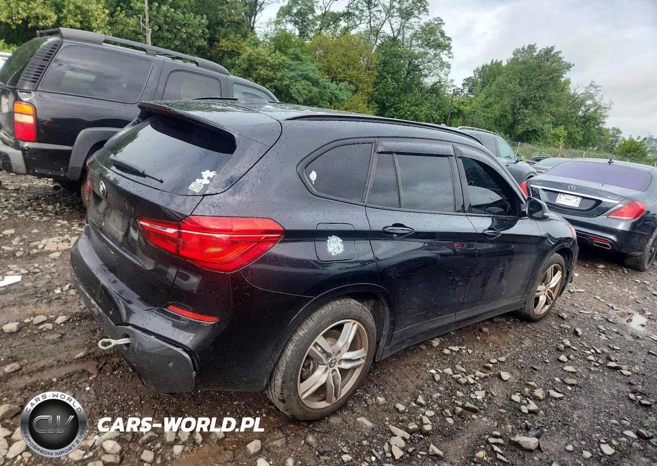 2018 BMW X1 xDrive28I VIN:WBXHT3C38J5L31403 - 3