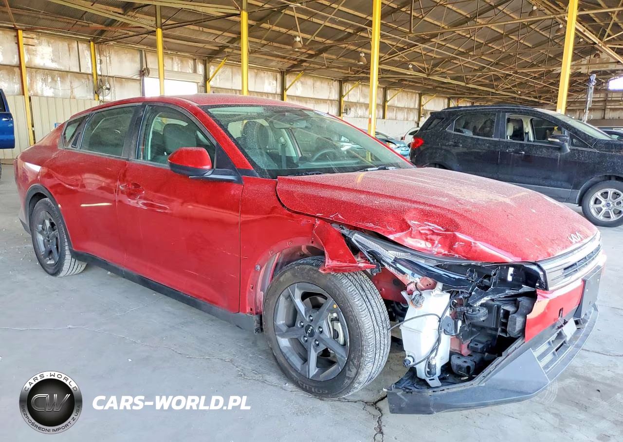 2025 Kia K4 Lxs VIN:3KPFT4DE1SE118678 - 4