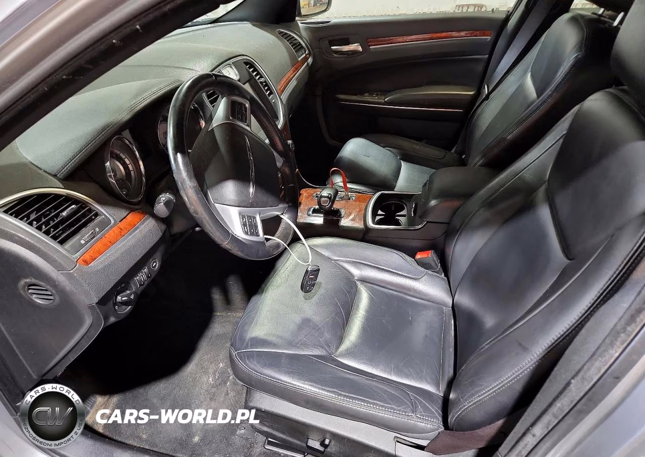 2014 Chrysler 300 VIN:2C3CCARG2EH384929 - 7