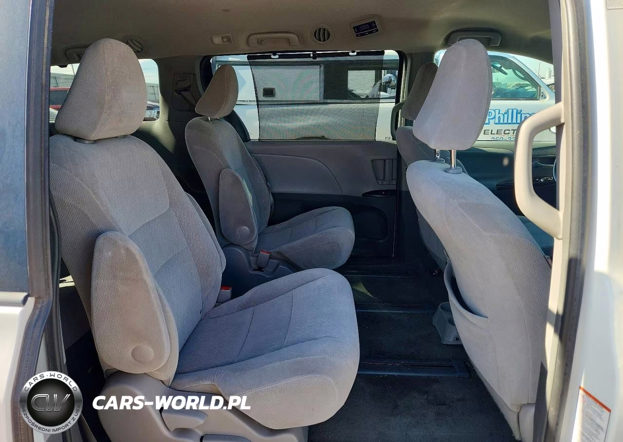 2017 Toyota Sienna Le VIN:5TDJZ3DC7HS163365 - 11
