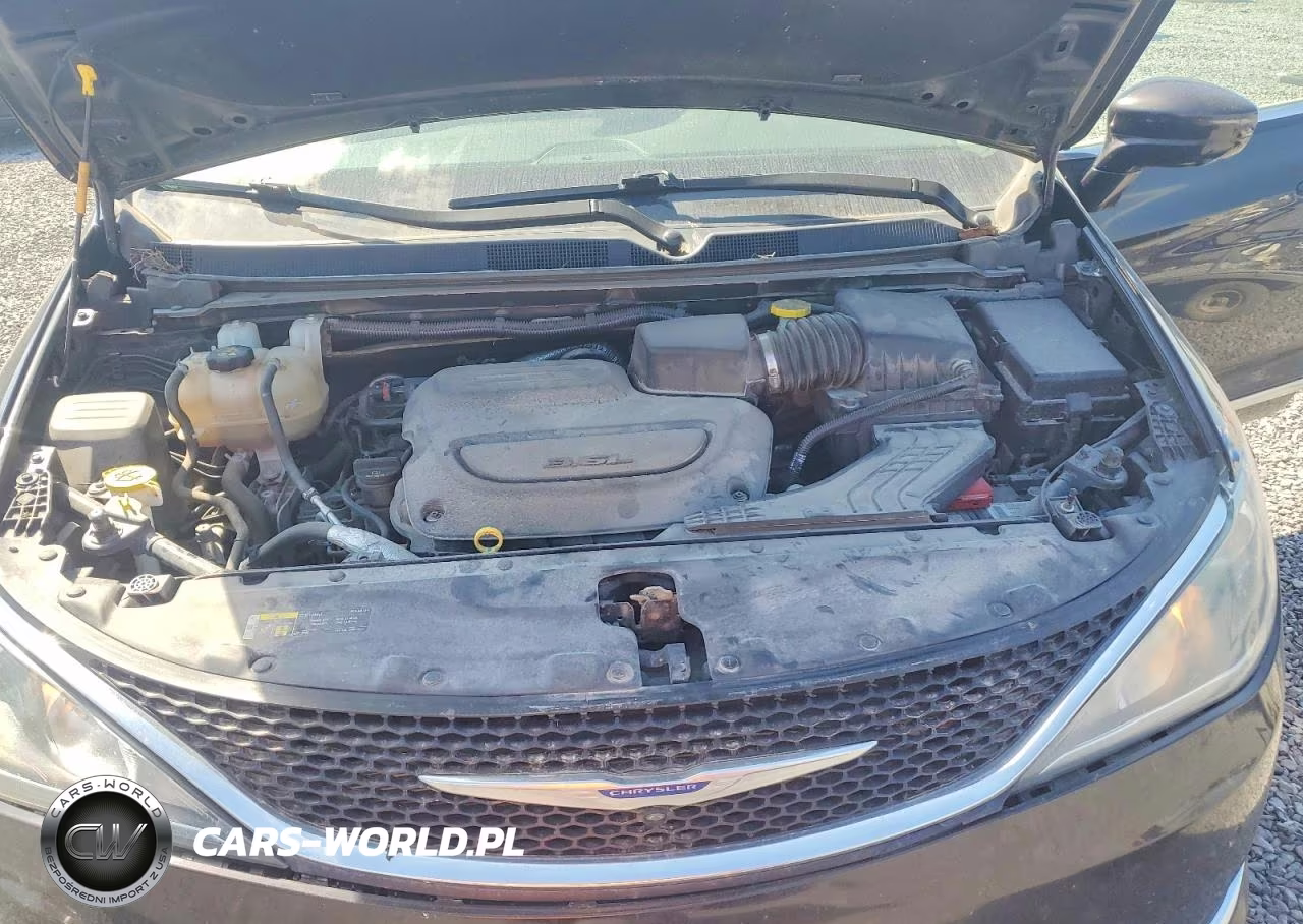 2019 Chrysler Pacifica Touring L VIN:2C4RC1BG7KR655330 - 12