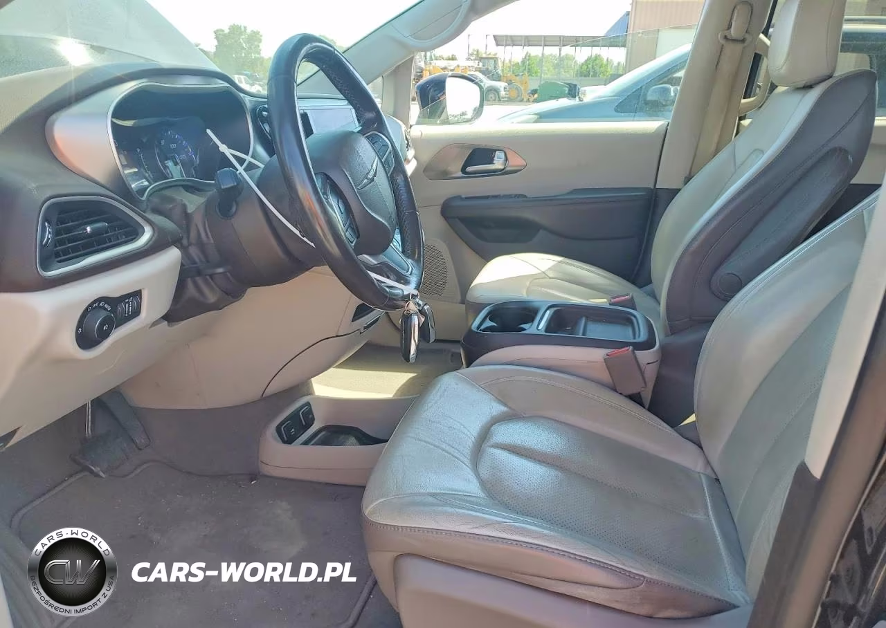 2019 Chrysler Pacifica Touring L VIN:2C4RC1BG7KR655330 - 7