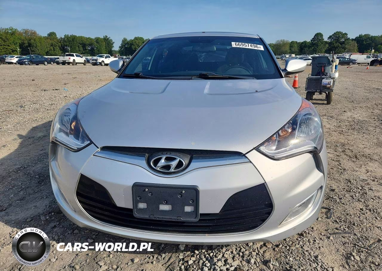 2017 Hyundai Veloster Value Edition VIN:KMHTC6AD8HU316691 - 5