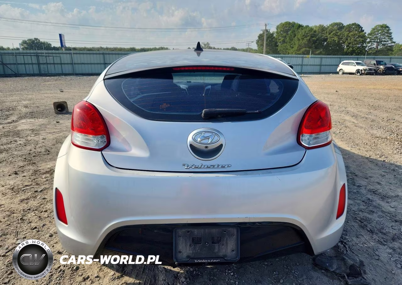 2017 Hyundai Veloster Value Edition VIN:KMHTC6AD8HU316691 - 6