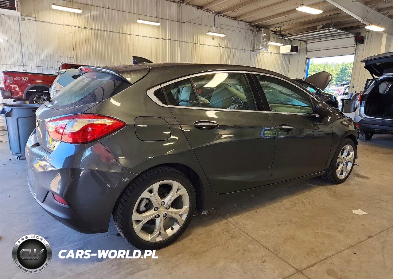 2017 Chevrolet Cruze Premier VIN:3G1BF6SM4HS578903 - 3