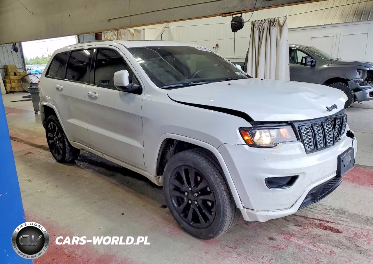 2017 Jeep Grand Cherokee Laredo VIN:1C4RJFAG2HC728013 - 4