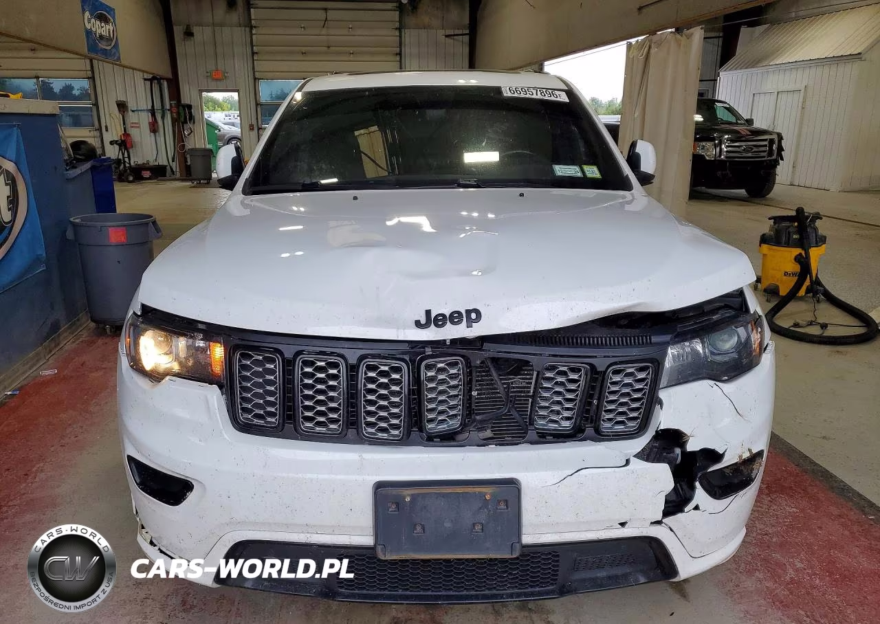 2017 Jeep Grand Cherokee Laredo VIN:1C4RJFAG2HC728013 - 5