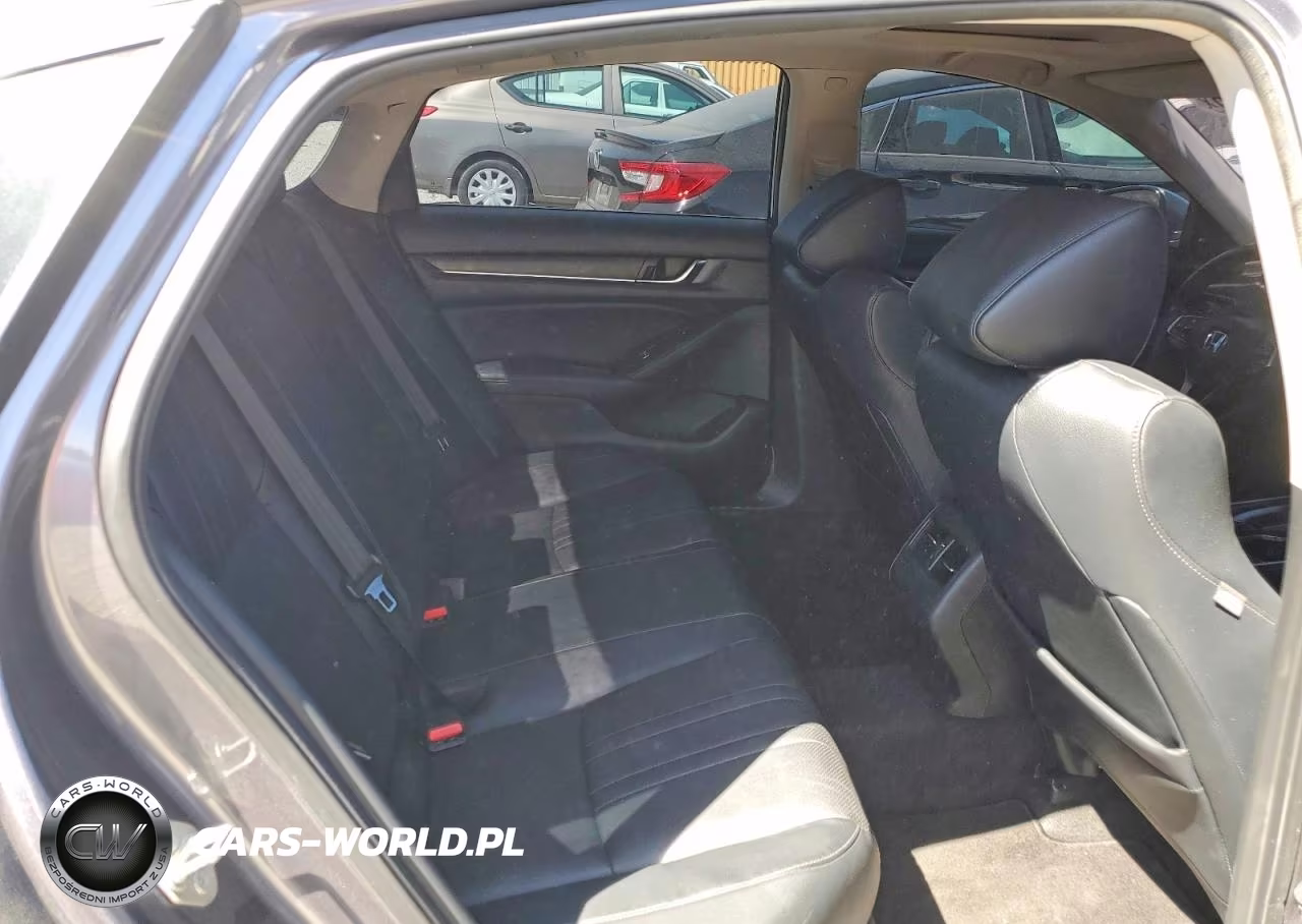 2018 Honda Accord Touring VIN:1HGCV1F93JA090798 - 10