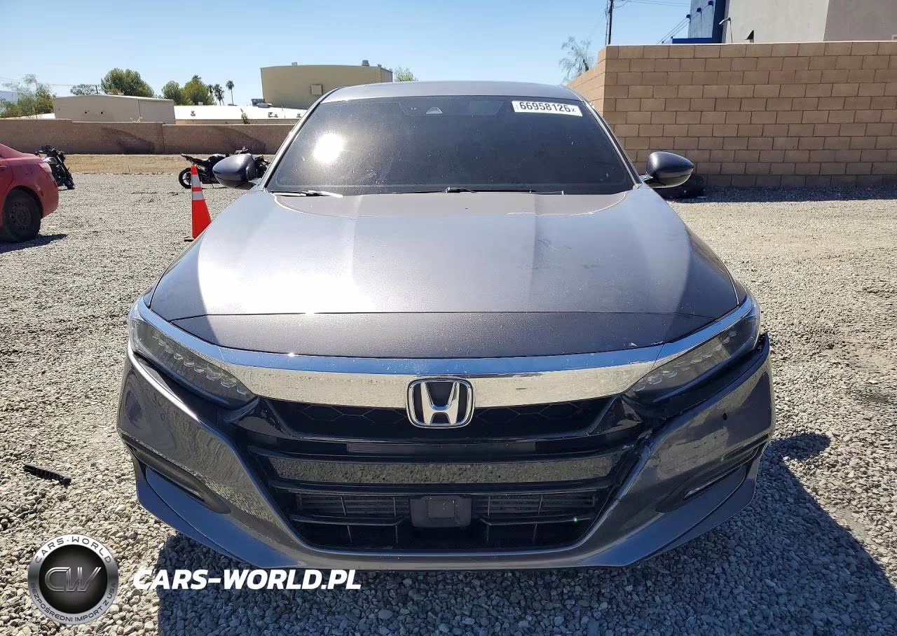 2018 Honda Accord Touring VIN:1HGCV1F93JA090798 - 5