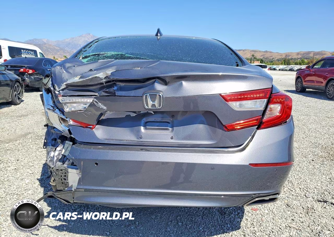 2018 Honda Accord Touring VIN:1HGCV1F93JA090798 - 6