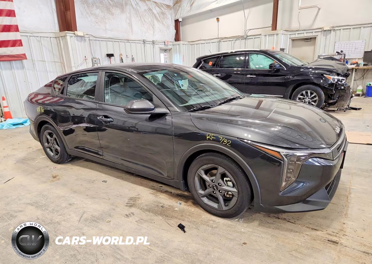 2025 Kia K4 Lxs VIN:3KPFT4DE3SE109917 - 4
