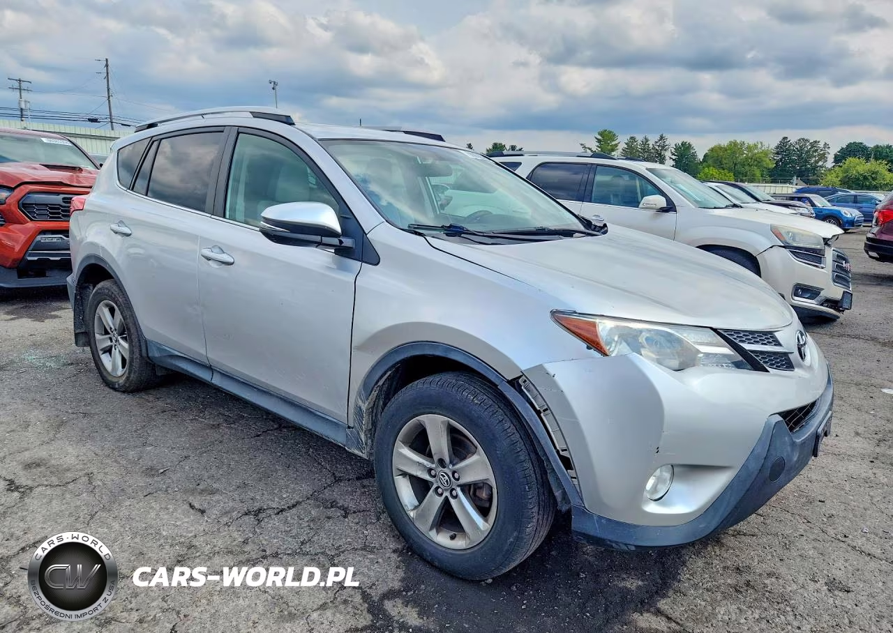 2015 Toyota Rav4 Xle VIN:2T3RFREV6FW239605 - 4