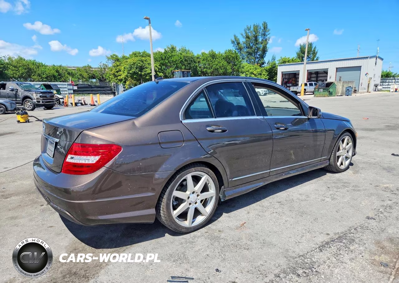 2013 Mercedes-Benz C 250 VIN:WDDGF4HB5DF971532 - 3