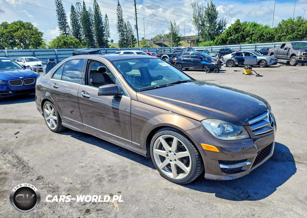 2013 Mercedes-Benz C 250 VIN:WDDGF4HB5DF971532 - 4