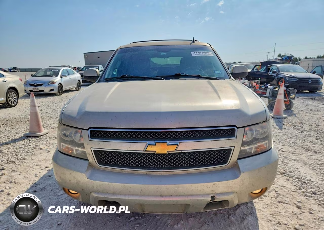 2013 Chevrolet Suburban K1500 Lt VIN:1GNSKJE73DR370124 - 5