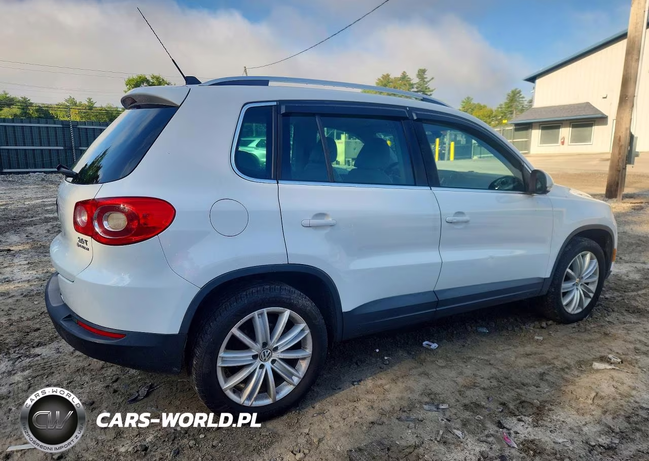 2011 Volkswagen Tiguan S VIN:WVGBV7AX4BW514136 - 3
