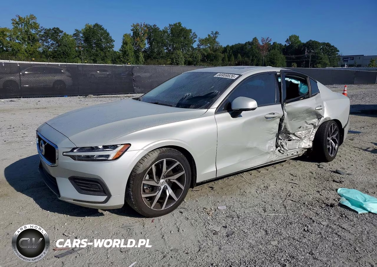 2020 Volvo S60 T5 Momentum
