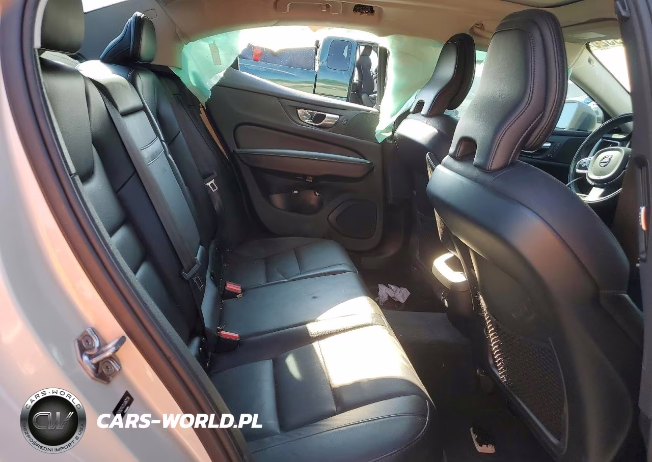 2020 Volvo S60 T5 Momentum VIN:7JR102FK7LG067734 - 10