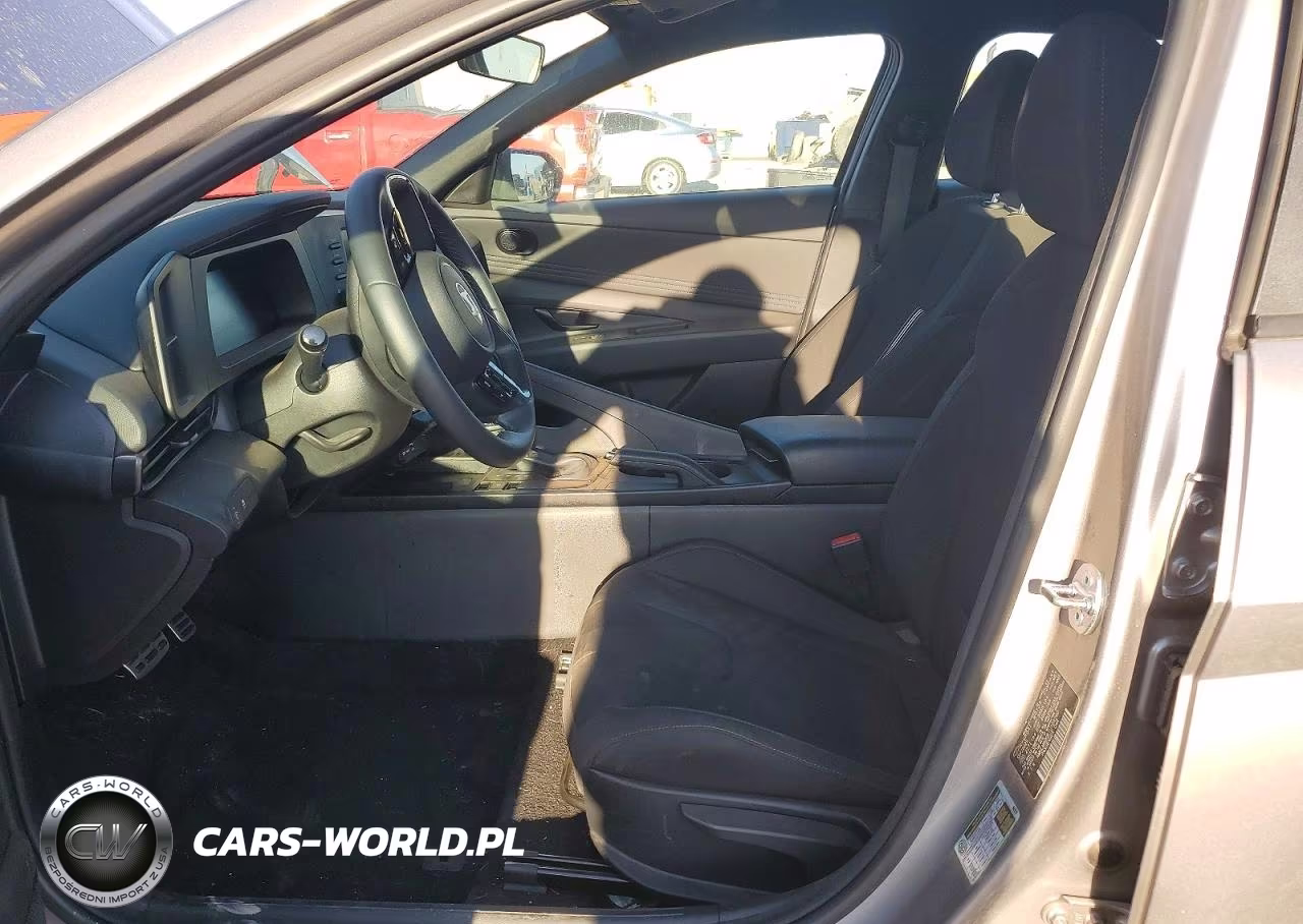 2026 Hyundai Elantra Sel Sport VIN:KMHLM4DG6TU104260 - 7