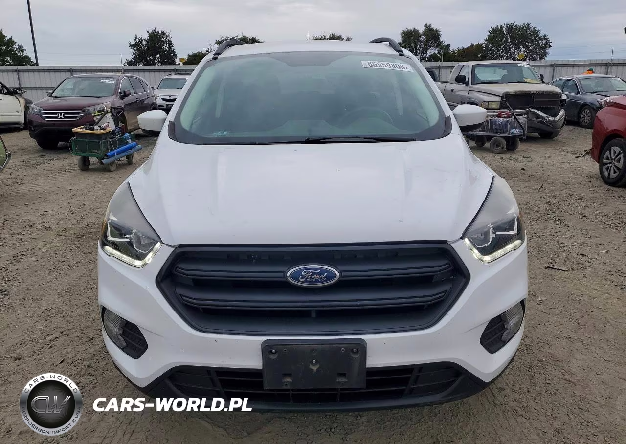 2017 Ford Escape Se VIN:1FMCU9GD0HUE98683 - 5