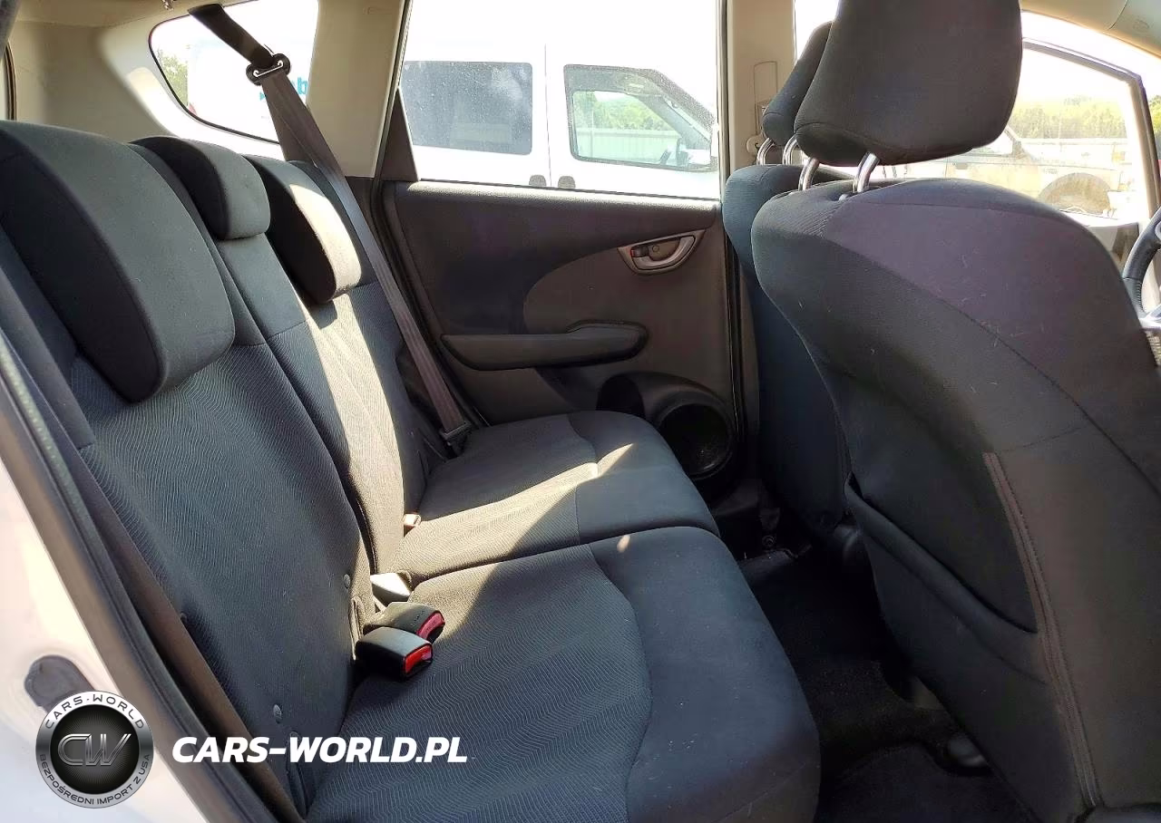 2011 Honda Fit Sport VIN:JHMGE8H59BC015496 - 10