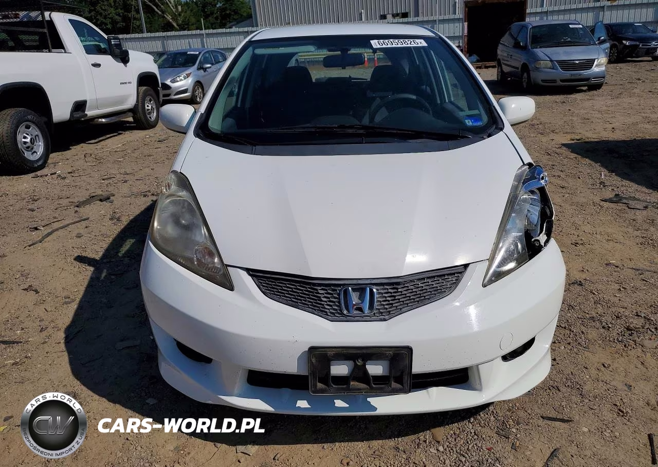2011 Honda Fit Sport VIN:JHMGE8H59BC015496 - 5