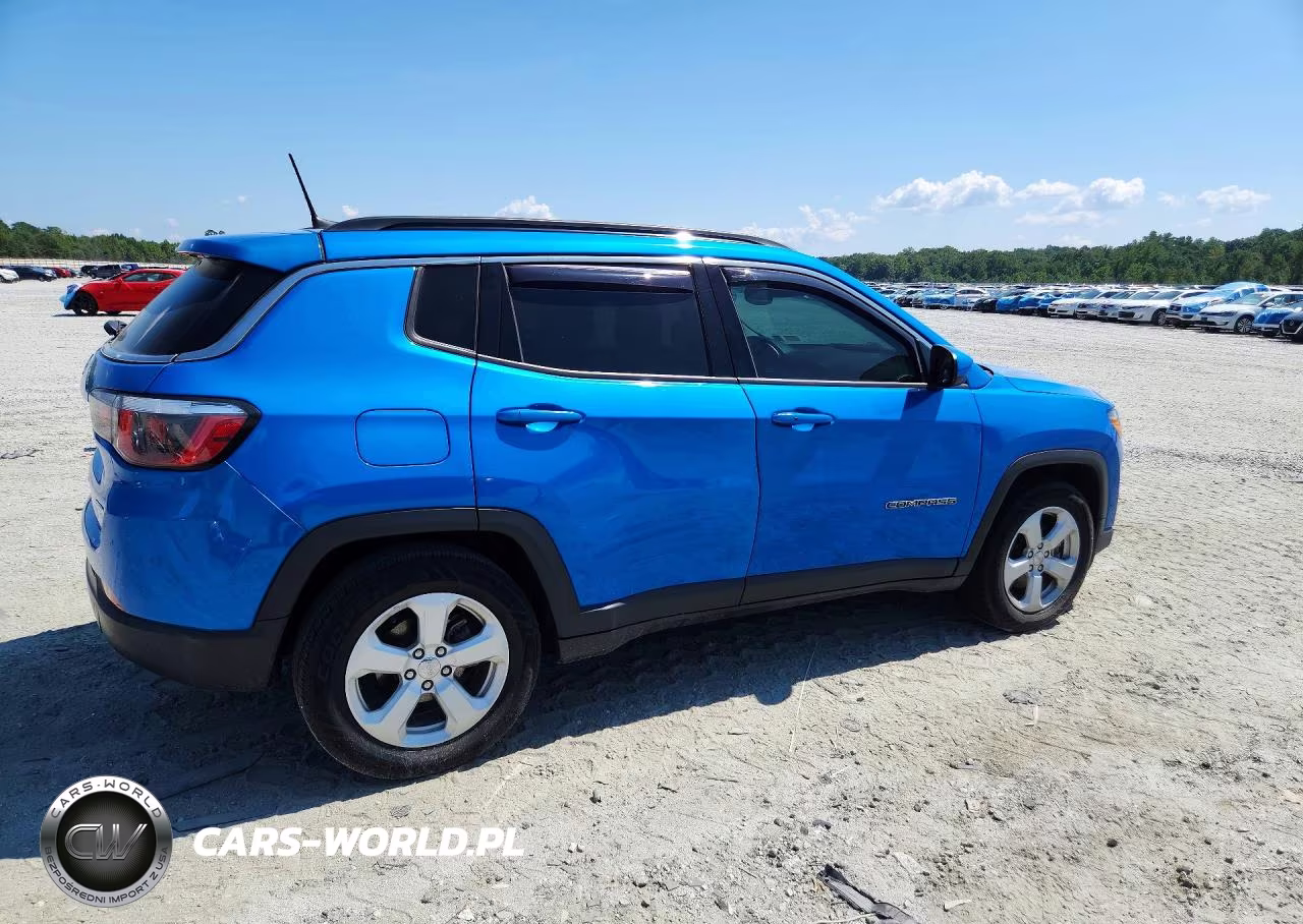 2019 Jeep Compass Latitude VIN:3C4NJCBB0KT614247 - 3