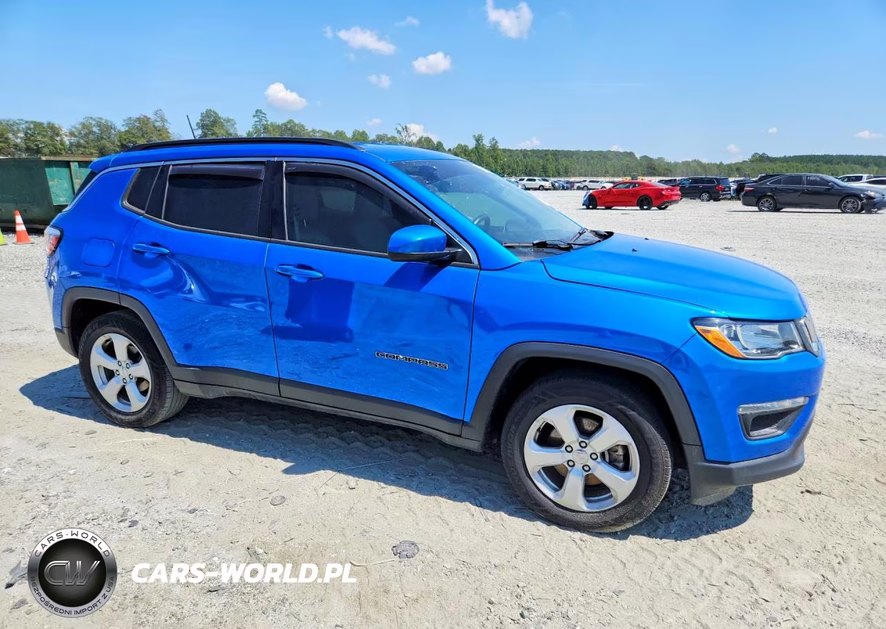 2019 Jeep Compass Latitude VIN:3C4NJCBB0KT614247 - 4
