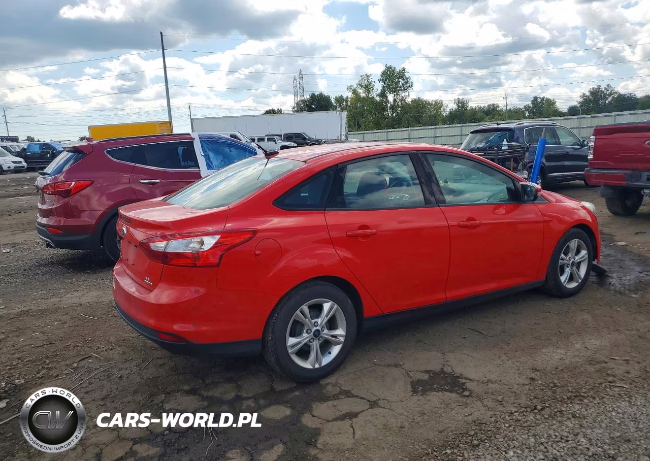 2013 Ford Focus Se VIN:1FADP3F22DL351297 - 3
