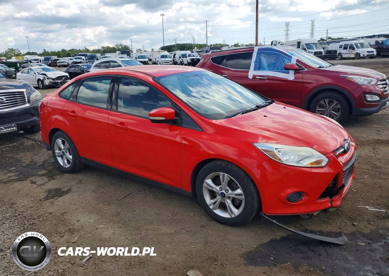 2013 Ford Focus Se VIN:1FADP3F22DL351297 - 4