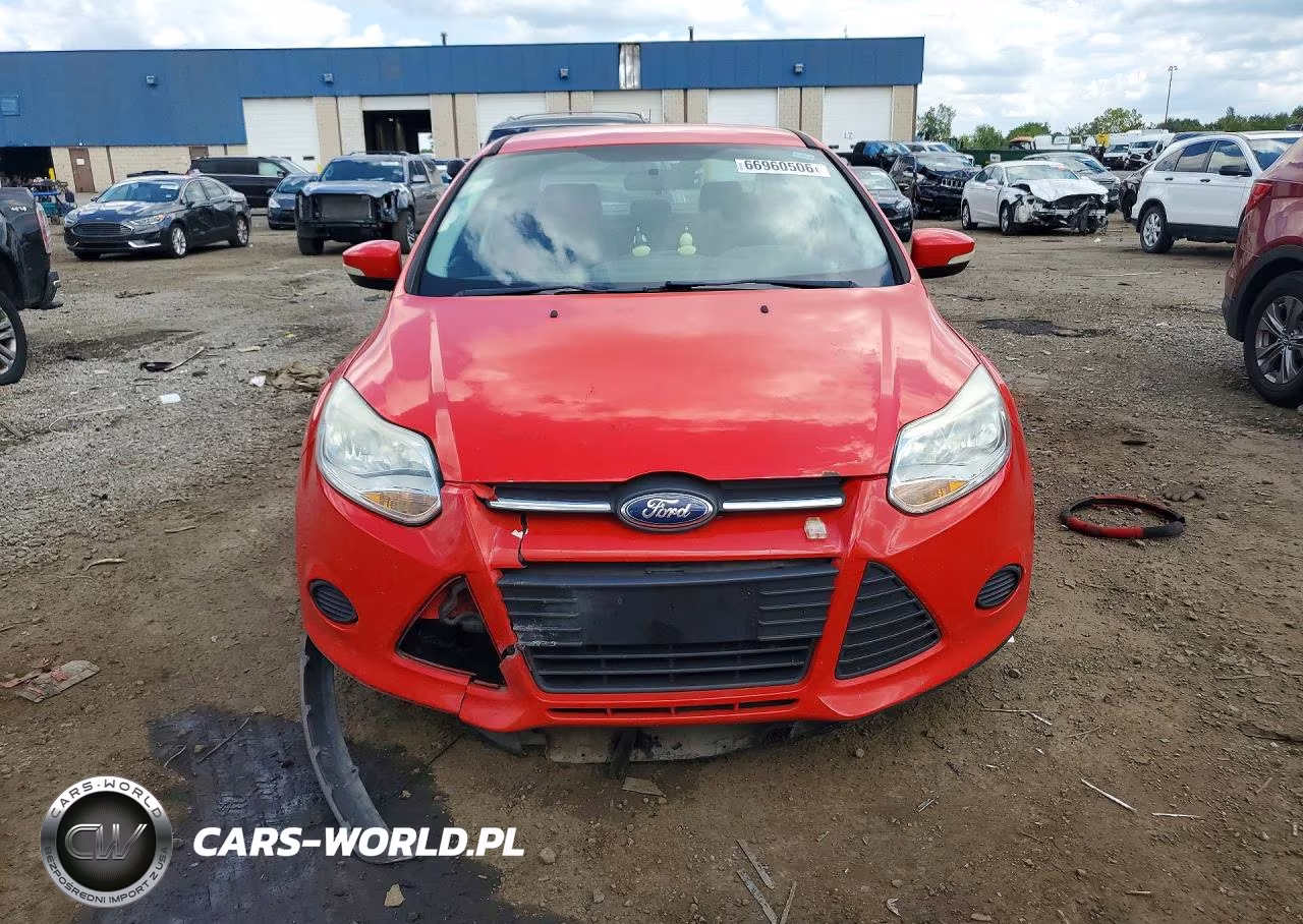 2013 Ford Focus Se VIN:1FADP3F22DL351297 - 5