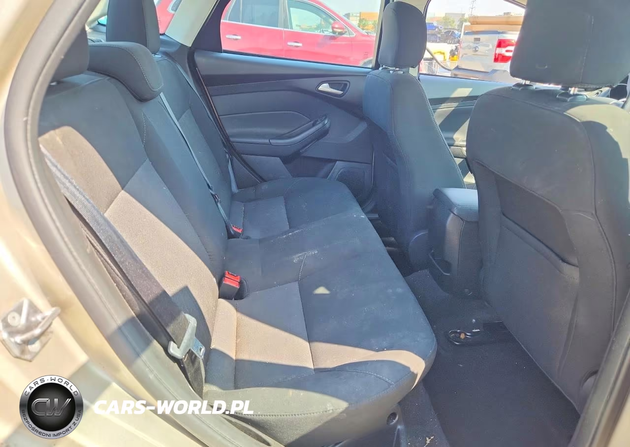2017 Ford Focus Se VIN:1FADP3F2XHL331952 - 10