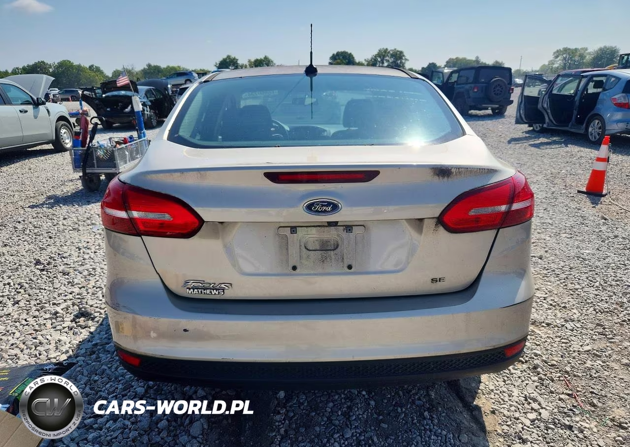 2017 Ford Focus Se VIN:1FADP3F2XHL331952 - 6