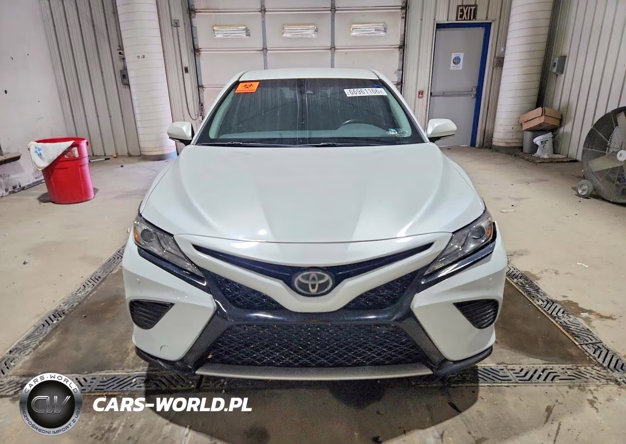 2018 Toyota Camry Xse VIN:4T1B61HK6JU106039 - 5
