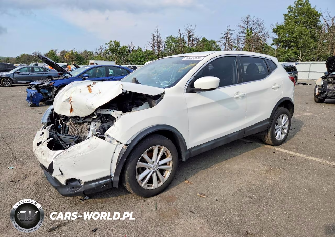 2017 Nissan Rogue Sport S – zdjęcie 1 z 13