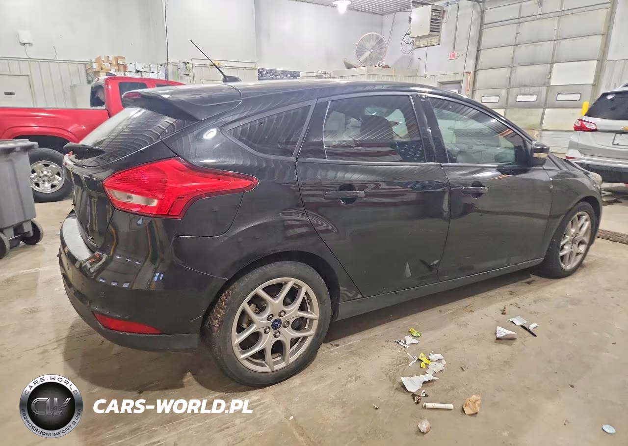 2015 Ford Focus Se VIN:1FADP3K20FL285986 - 3