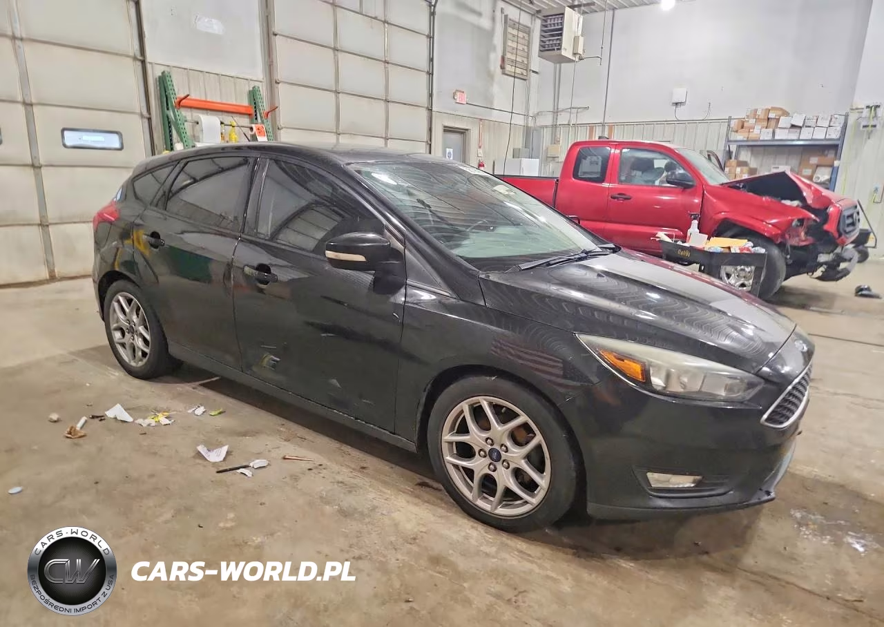 2015 Ford Focus Se VIN:1FADP3K20FL285986 - 4