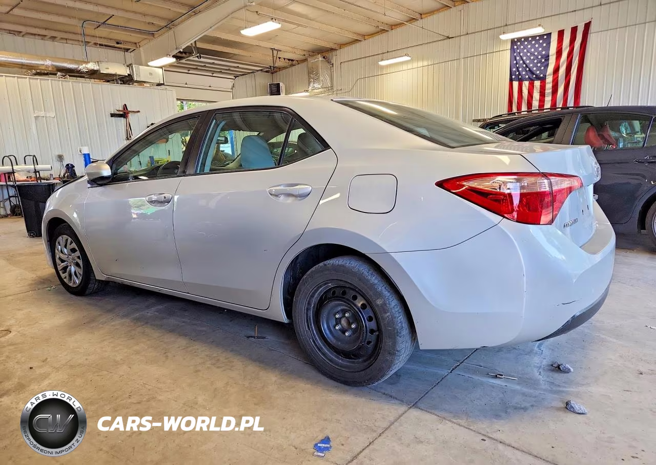2017 Toyota Corolla Le VIN:2T1BURHE3HC811682 - 2